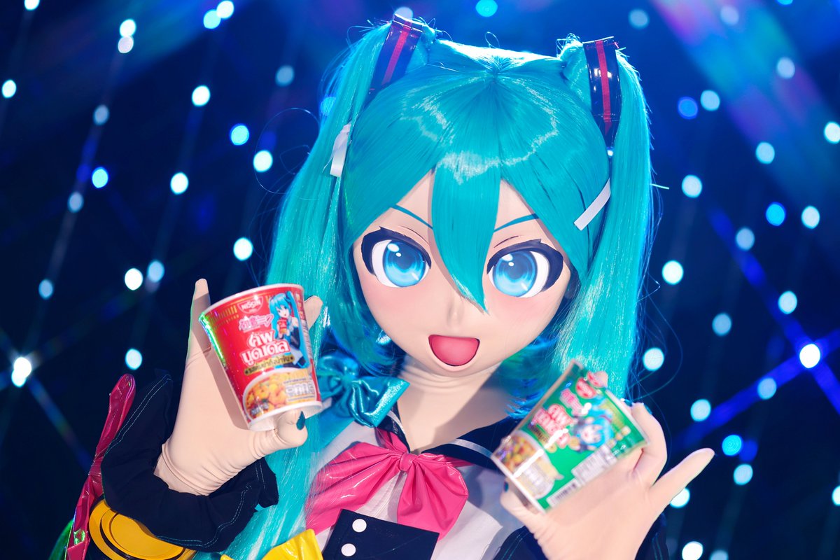 MikuK_na's tweet photo. 「カップヌードル×初音ミク コラボ」

ペッド・ペッド・ペッド・ペッド・ペッド・ペッド !

#着ぐるみ
#kigurumi https://t.co/sxsnawE4RG