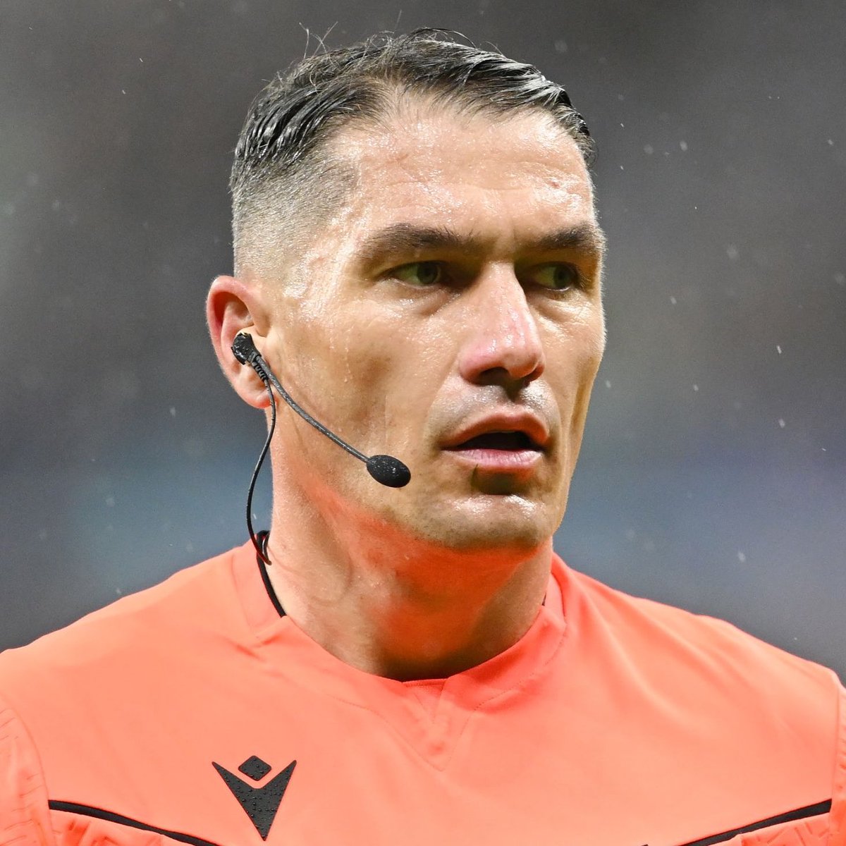 Amb B de Barça tweet media