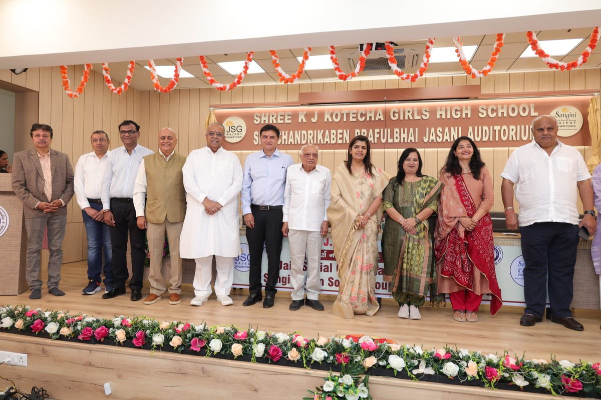 chitralekhamag's tweet image. જૈન આગેવાનો-દાતાઓના દાન દ્વારા શાળાનું નવીનીકરણ

#JainDonors #School #Renovation #JainCommunity #EducationForAll #JainPhilanthropy #GujaratEducation #chitralekhadigital

chitralekha.com/news/jain-lead…