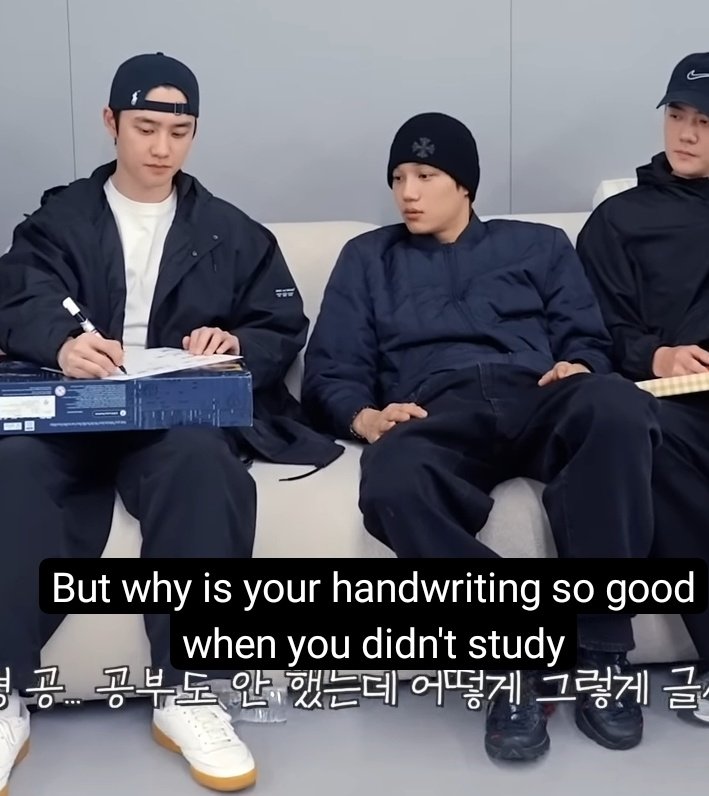 m ✷ re7 tweet media