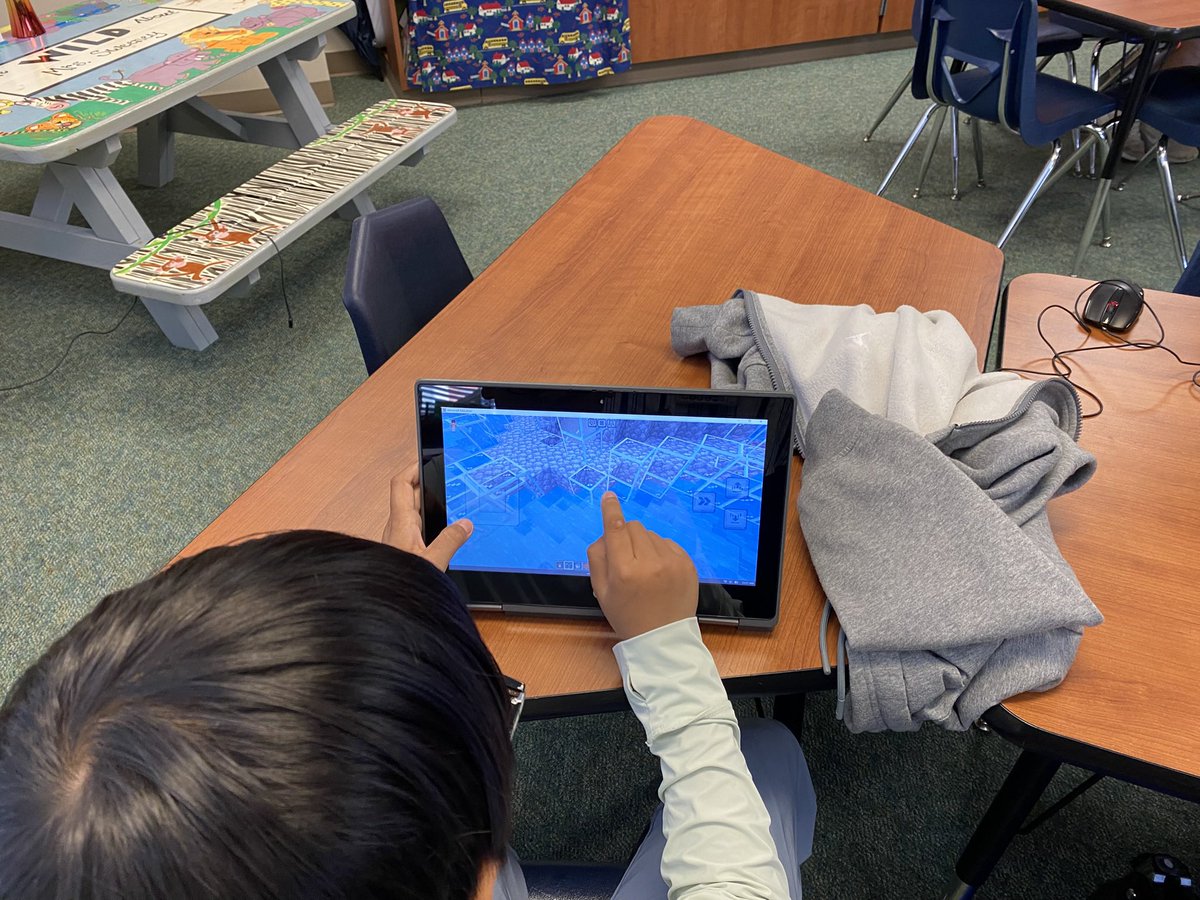 Jenny Coronado tweet media