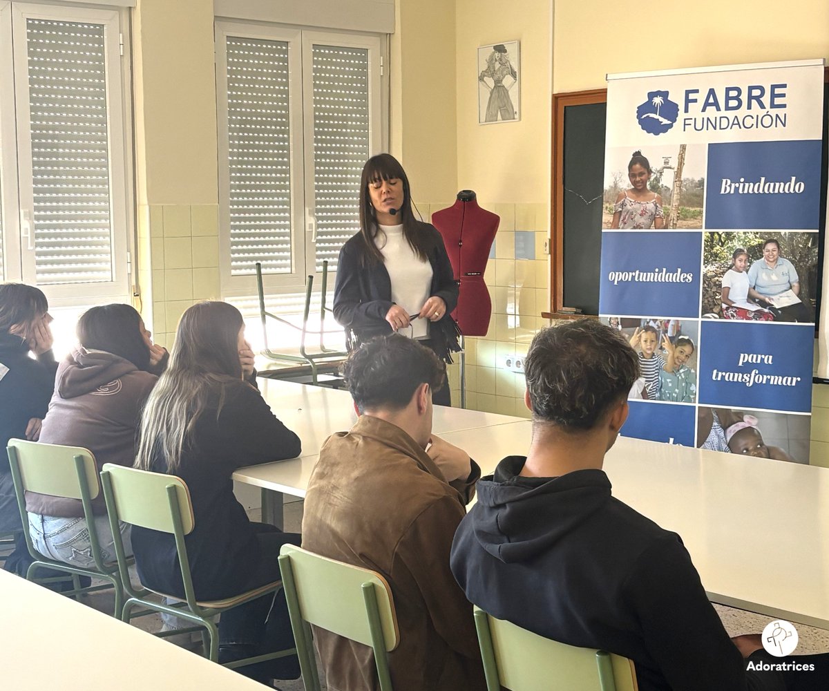 Colegio Sta. Mª Micaela Valladolid tweet media