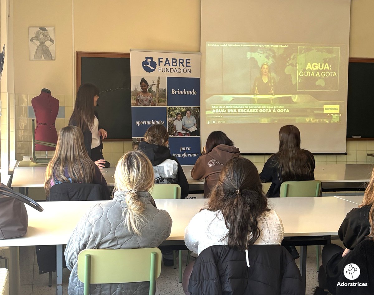 Colegio Sta. Mª Micaela Valladolid tweet media