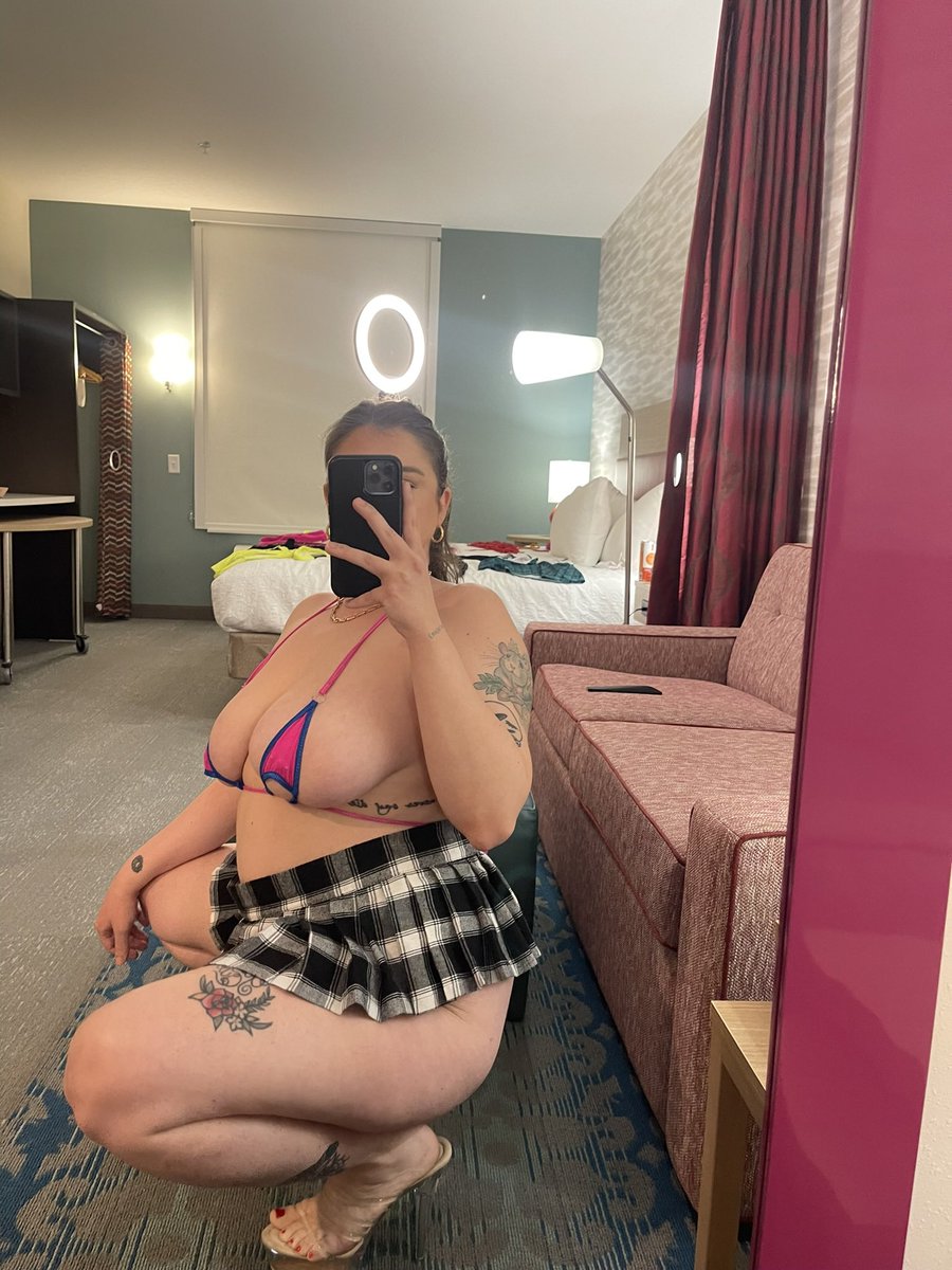HorrorBabe🕷️ tweet media