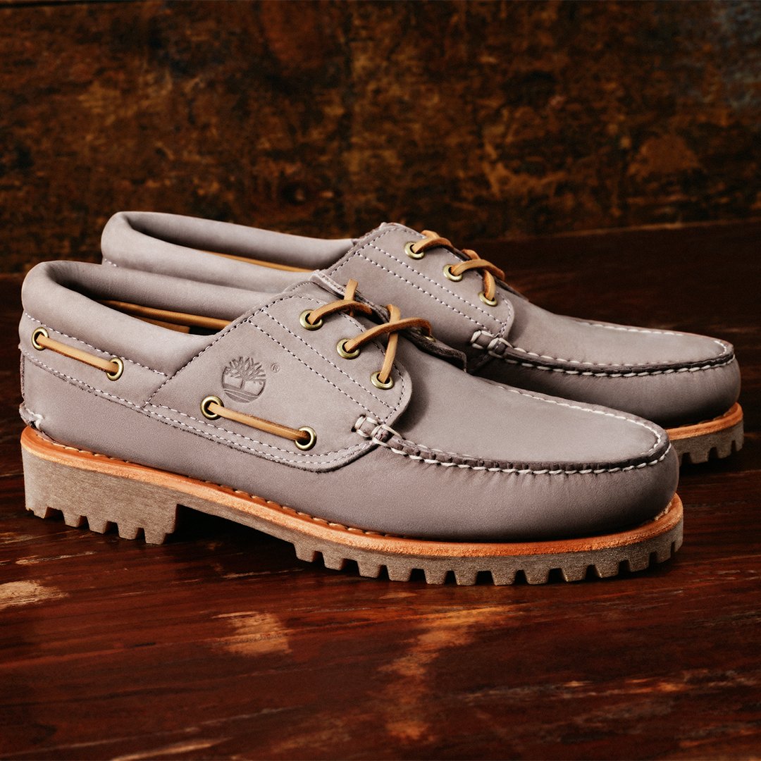 TimberlandSA's tweet image. Soft on the outside. 

Tough everywhere else.
Textured and refined, the suede capsule stands unapologetically apart from the rest.

Just the right balance of soft and tough with an unwavering commitment to quality. This is standard-
setting suede.

#Timberland #Timbs