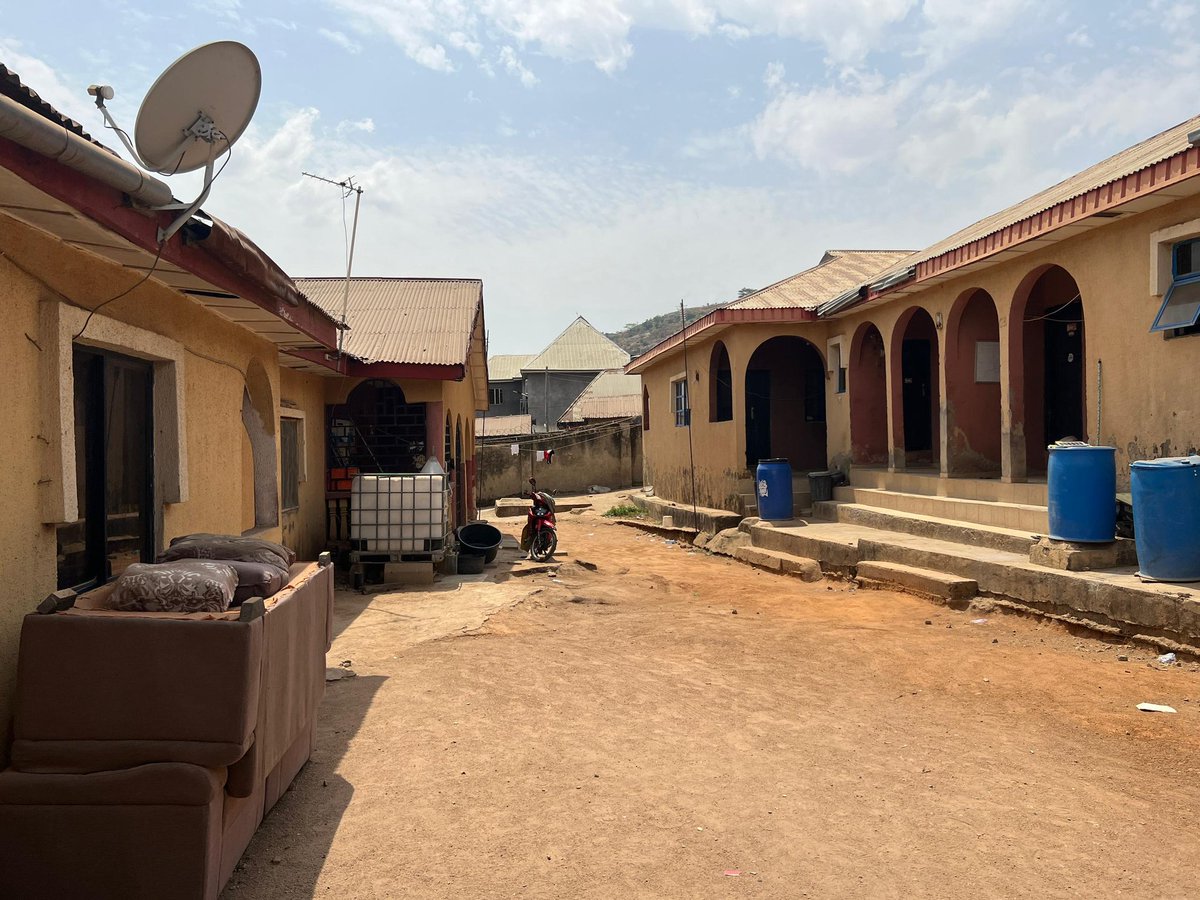 4👑👑👑 tweet media