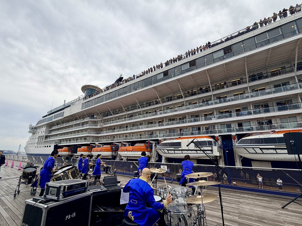 本日は横浜港大さん橋国際クルーズターミナルにて「客船セレブリティ・ミレニアム」の出港歓迎演奏を担当させて頂き、お見送りにいらした皆様と共に船の出港を見送りました！
最後までありがとうございました！
Bon Voyage🚢
<a href="/osanbashi_yok/">横浜港大さん橋国際客船ターミナル【公式】</a>