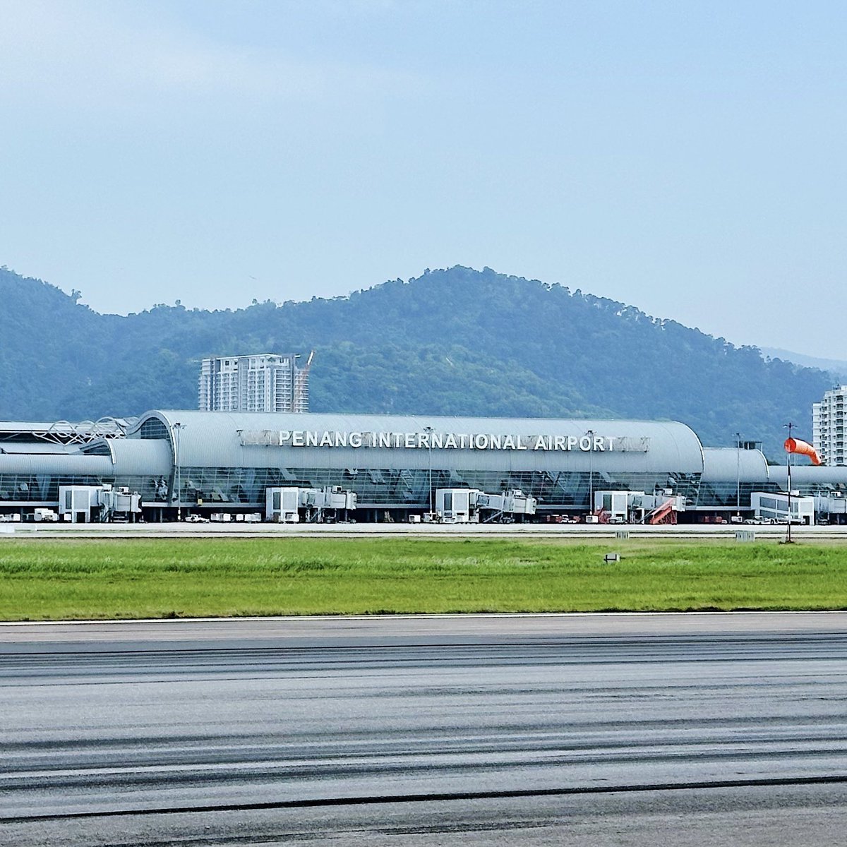 MY_Airports's tweet image. #DRILL 
An emergency drill will be conducted at Penang International Airport today, from 10:30 PM onwards.  

This is part of our regular exercise to maintain safety and readiness. If you're in the area, please remain calm and follow instructions from airport personnel throughout