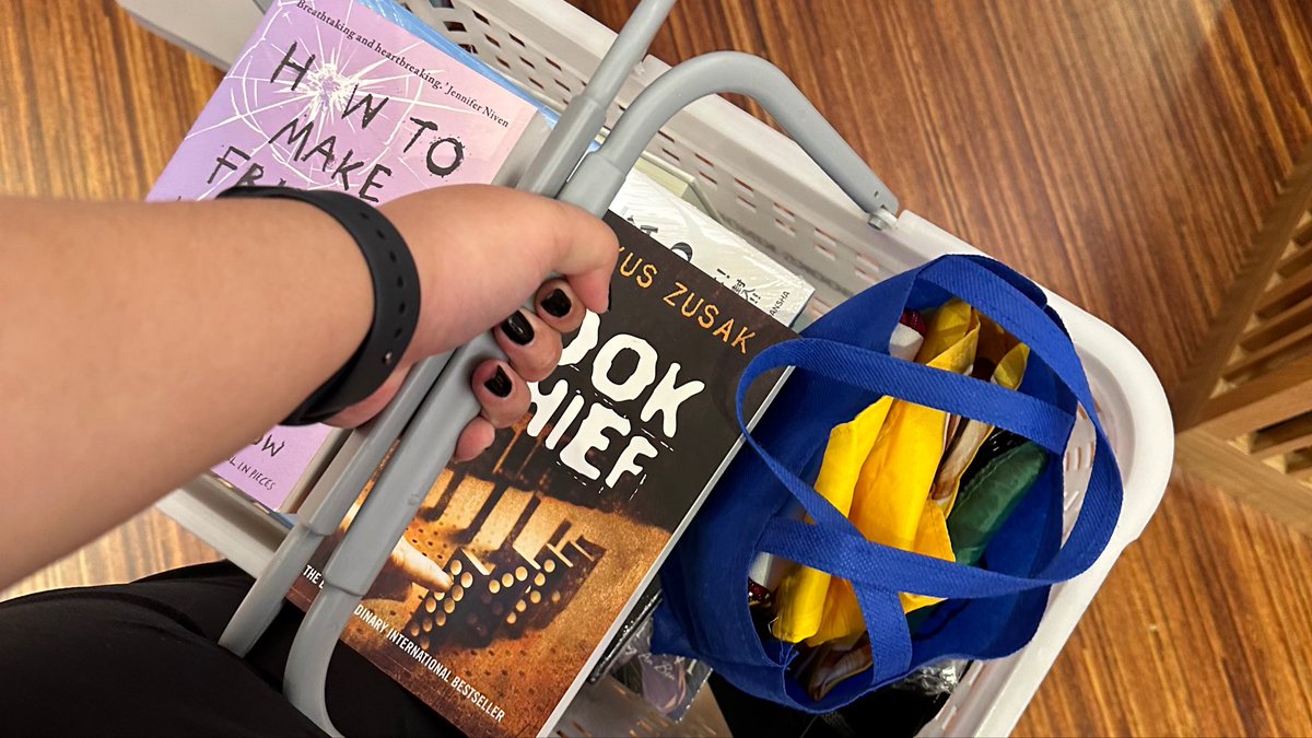 lune ☾ tweet media