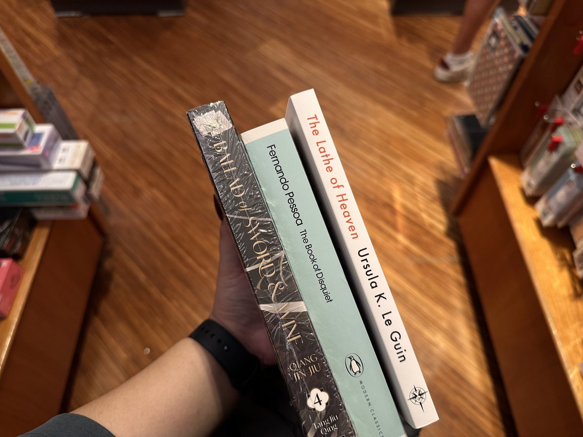 lune ☾ tweet media