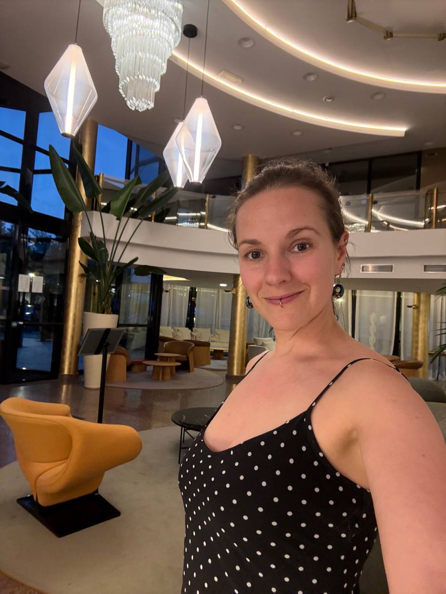 Lady Nirvana tweet media