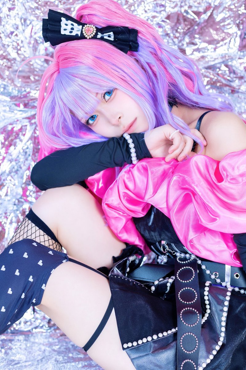 iro_yume1221's tweet photo. Hololive 💅✨
綺々羅々ヴィヴィ cosplay
 #ヴィヴィメイク https://t.co/KSEFUuCqXM