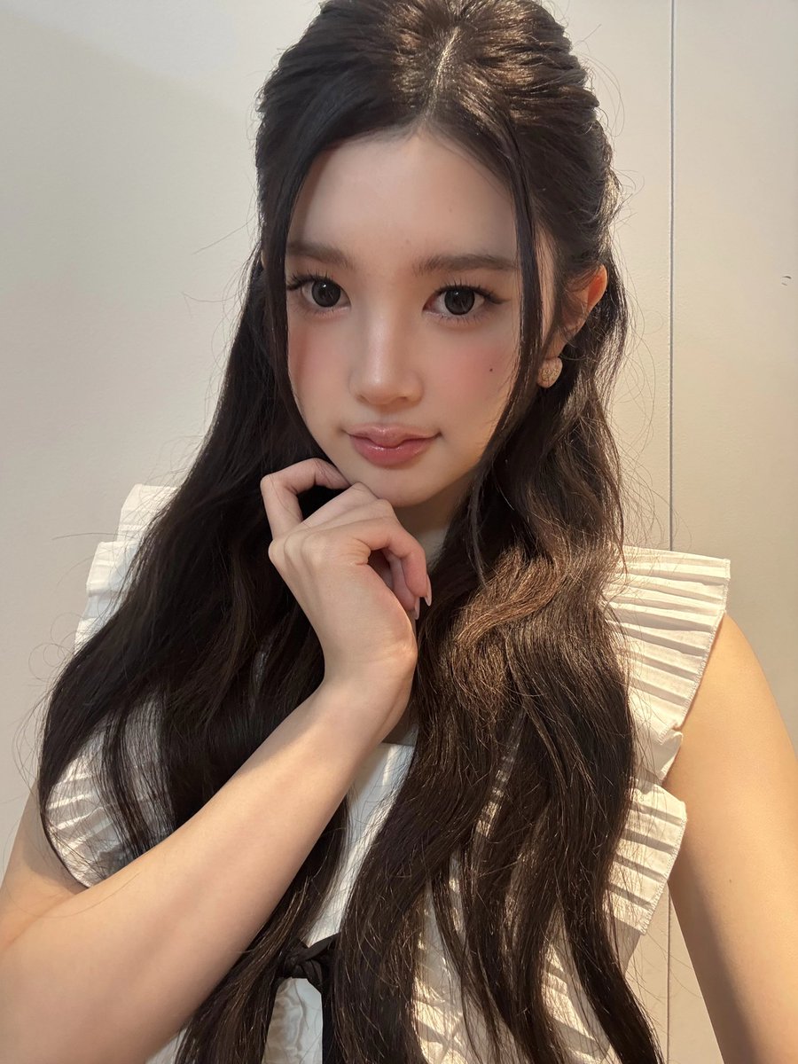 blue ✮ tweet media