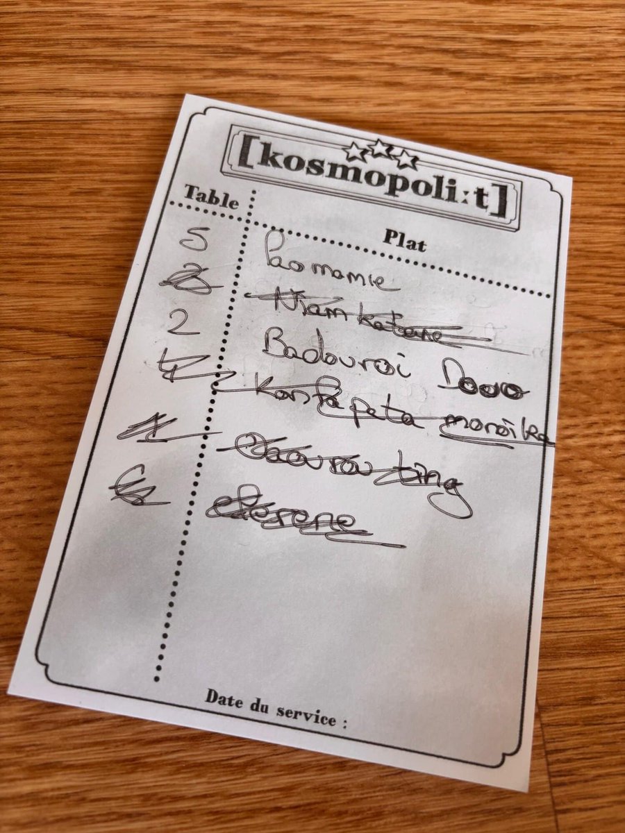 Airgamingpocket's tweet image. Découvrez Kosmopoli:t, le jeu qui transforme votre table en restaurant sous pression! 🍽️ Testez votre équipe dans un service intense et hilarant sans ouvrir un vrai établissement! 🎲 #Jeudesociété #Rires #Coopératif air-gaming.com/kosmopolit-le-…