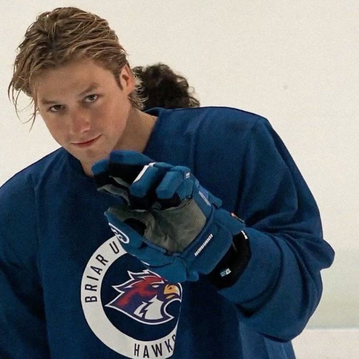 𝒥𝓸𝒶𝓃𝒶 📚 tweet media