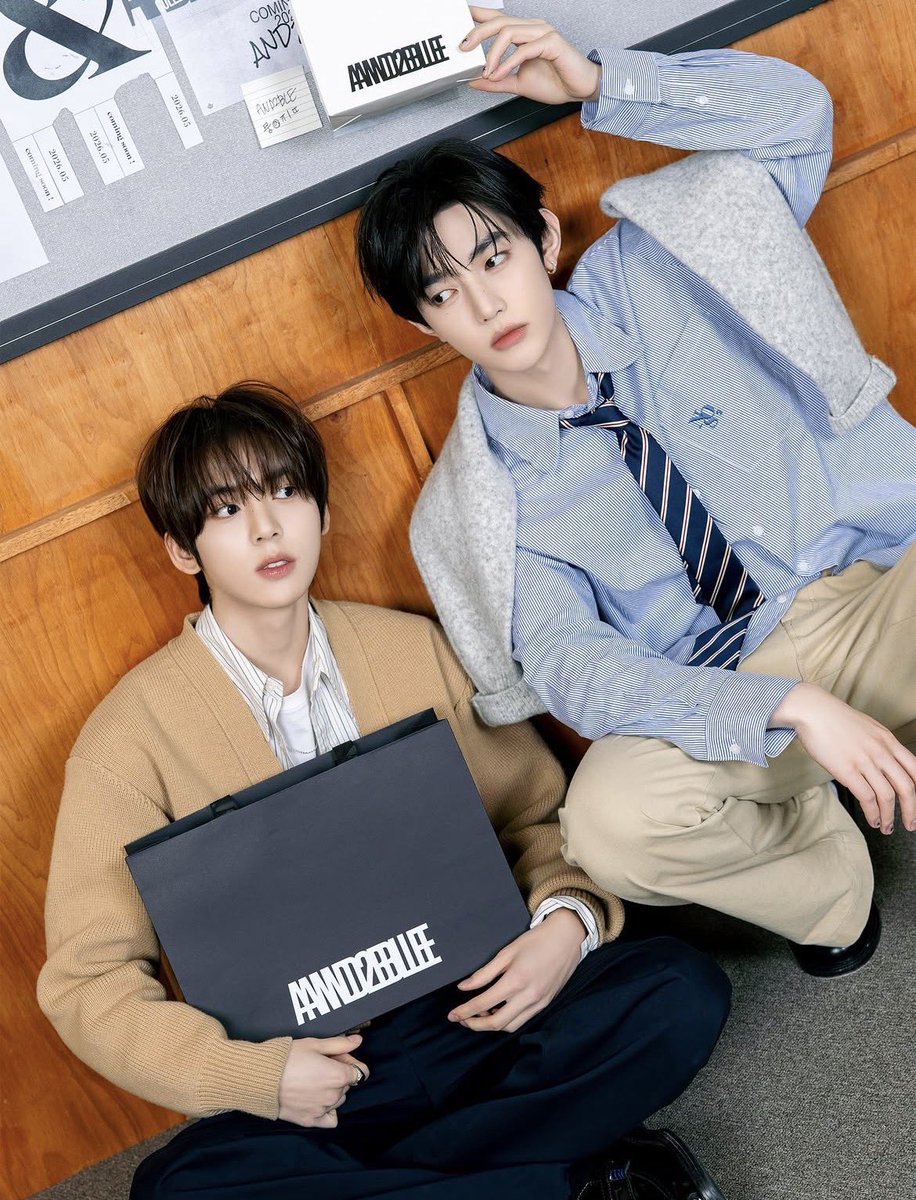 and2ble_charts's tweet image. AND2BLE stuns in a new picture.

#AND2BLE #앤더블 @AND2BLE