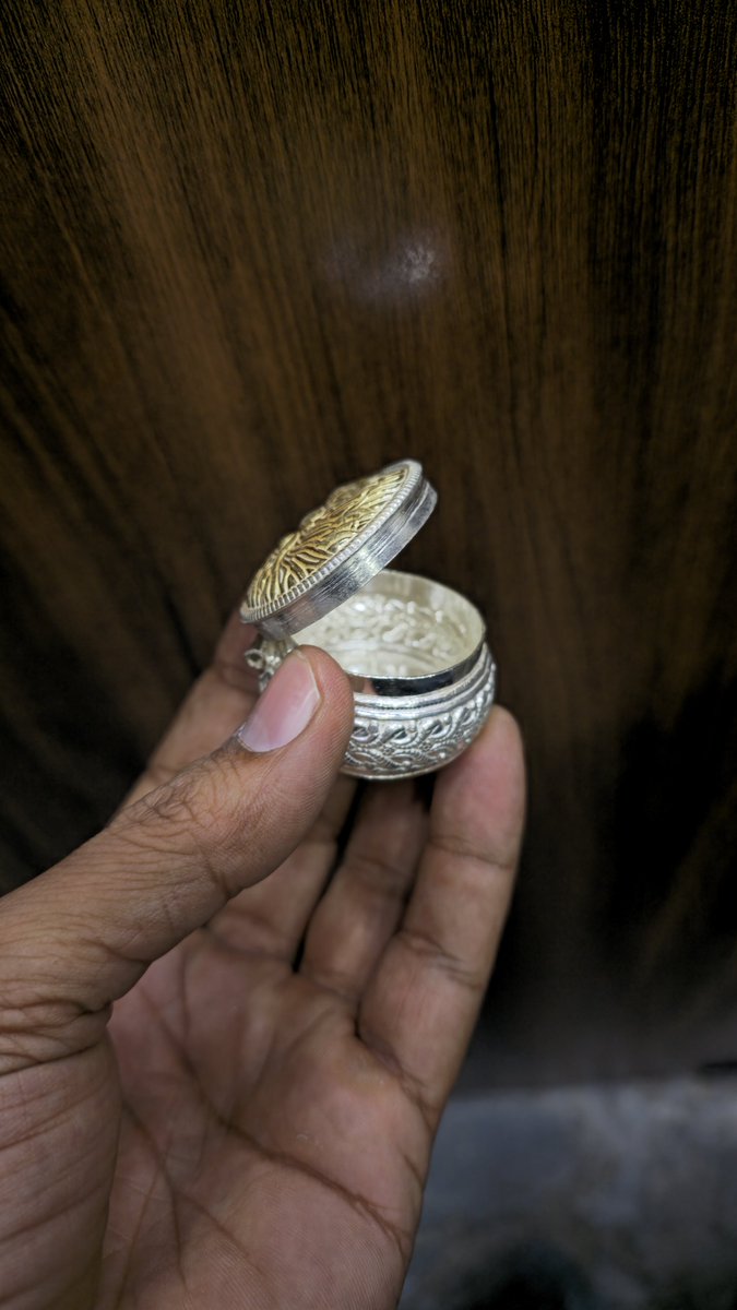 XHotBite tweet media