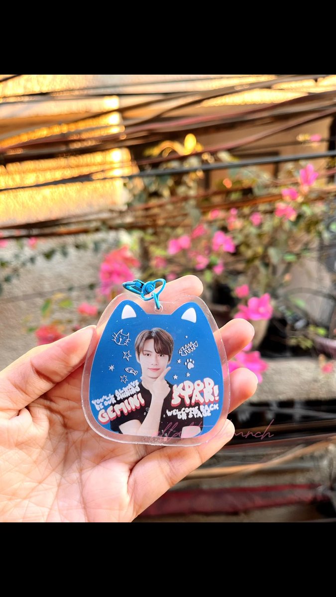 help rt [Wts lfb] EXTRA 

ON HAND

CAT BANNER KEYCHAIN (6cm)

55 each 

Mine+quantiy

red - 4pcs
blue - 45pcs 

Liked= yours
