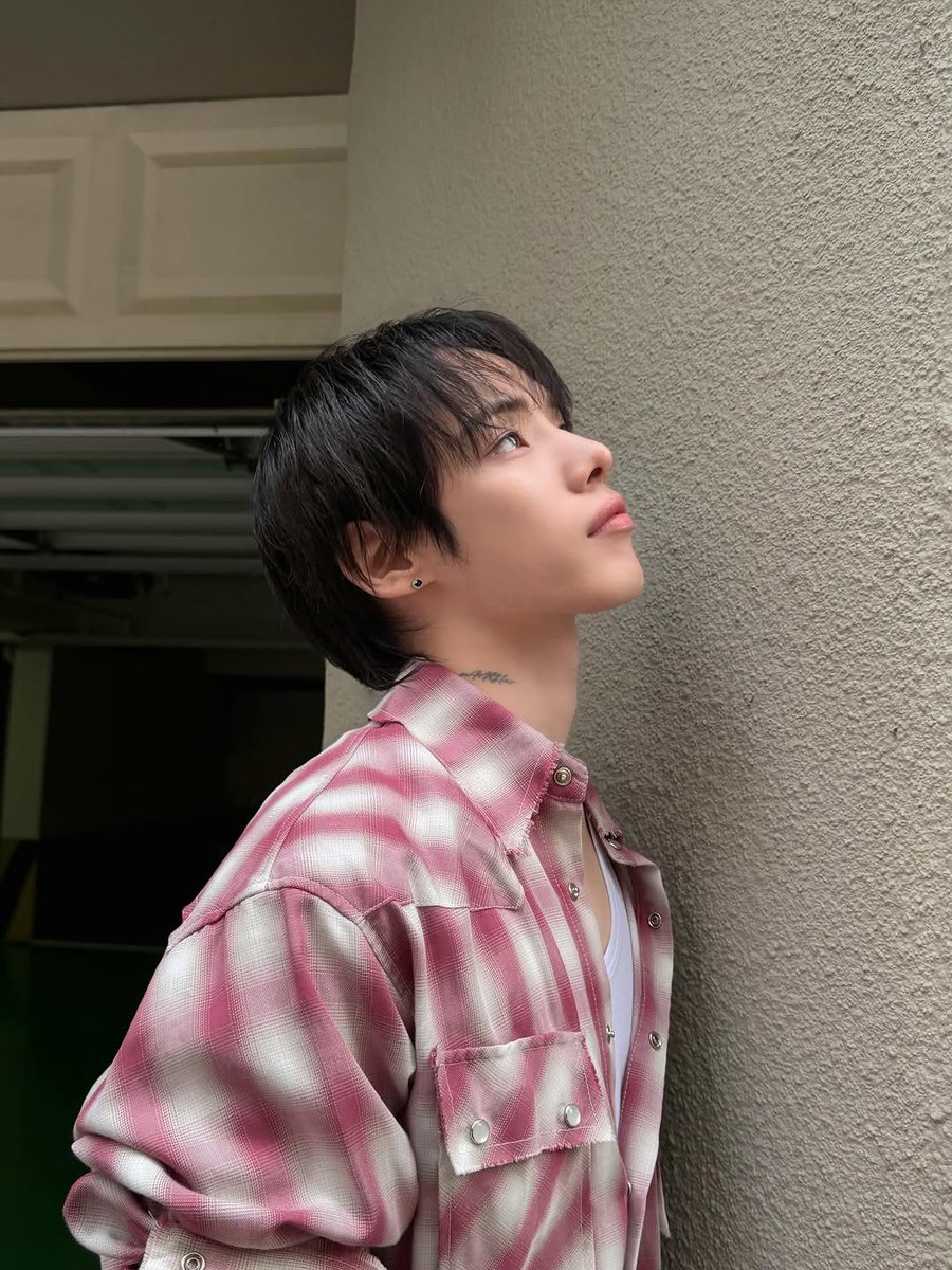 0220beach's tweet image. 260409 #XEN #젠 #이진우

tlffksxmfh 
mymomboughtanewchairformycat

instagram.com/p/DW5y1F4GcAF/…