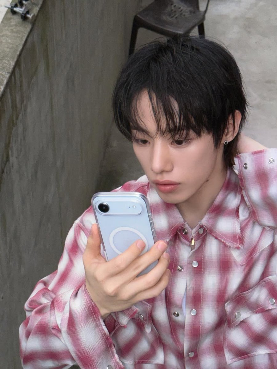 0220beach's tweet image. 260409 #XEN #젠 #이진우

tlffksxmfh 
mymomboughtanewchairformycat

instagram.com/p/DW5y1F4GcAF/…