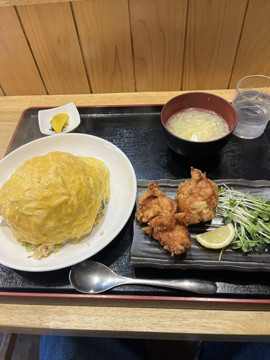 キンダーサプライズ tweet media