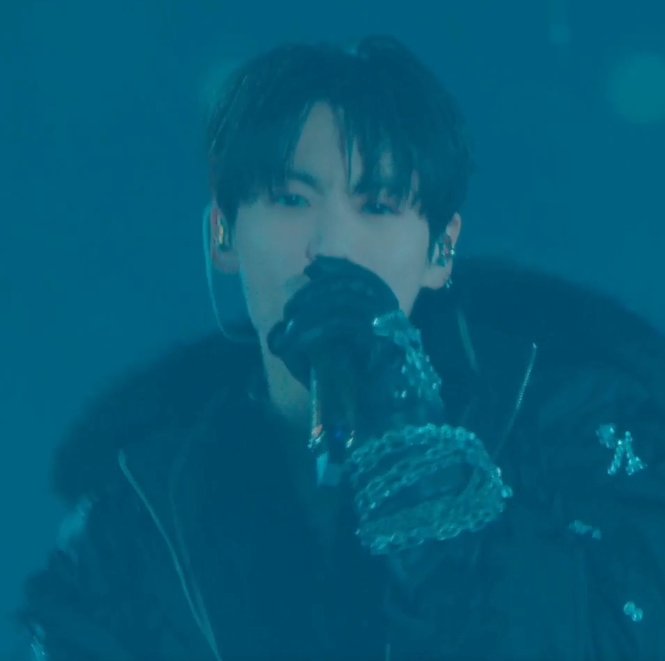 About Music tweet media