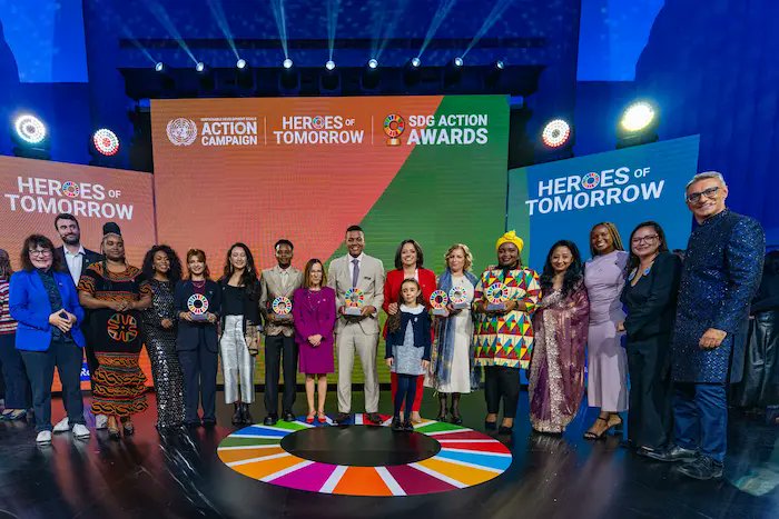 cooperazione_it's tweet image. Since 2023, #Italy has hosted in #Rome "Heroes of Tomorrow" | UN SDG Action Awards, a signature programme of @SDGaction.

As 🔑 partner of #CooperazioneItaliana 🇮🇹, we work w/#SDAction campaign on creativity and innovation to drive positive change.

More ℹ️sdgactionawards.org