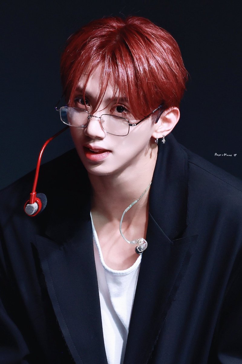 Paperplane.HJ101 tweet media