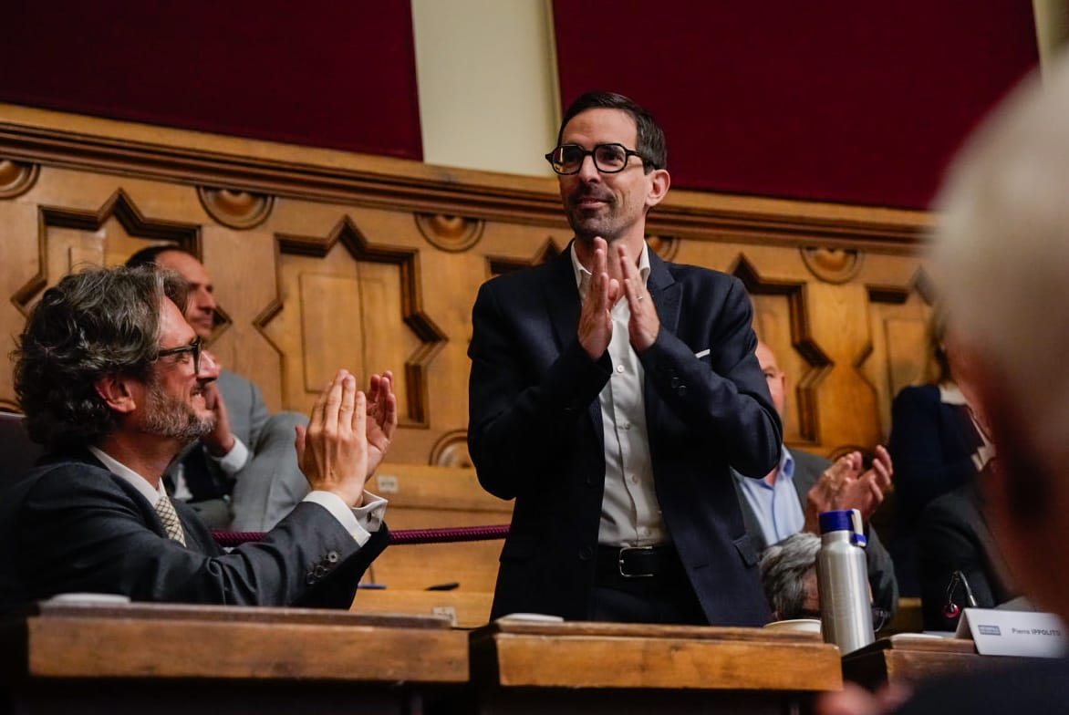 MetropoleNCA's tweet photo. @eciotti @MassonBryan ✅Élu

@PierreIppolito est élu en qualité de 3ème Vice-Président de la Métropole #NiceCotedAzur

109 voix obtenues

👤 132 inscrits 
🗳 114 votants
⬜️ 5 blancs et nuls 
🟩 109 suffrages exprimés

#CMNCA https://t.co/aceuWsmZkr