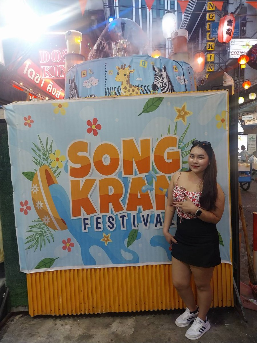 orangebarbkk's tweet photo. Few days to Songkran 😈💦

No control mode ON 🔥🍊

#OrangeBarBangkok #SongkranVibes #BangkokNights https://t.co/V7MiDumwTm