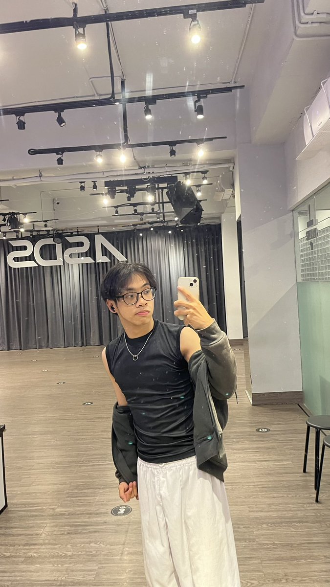 hazellll tweet media