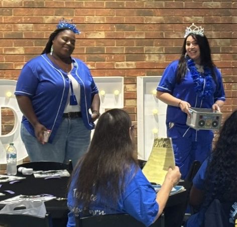 KarenTroutman7's tweet photo. @PalmTerrace_VCS Appreciates our administrative team. Thank you @Ms_Jordan317 and @MsElliottiteach for all you do for our students! https://t.co/7WWQujPePL