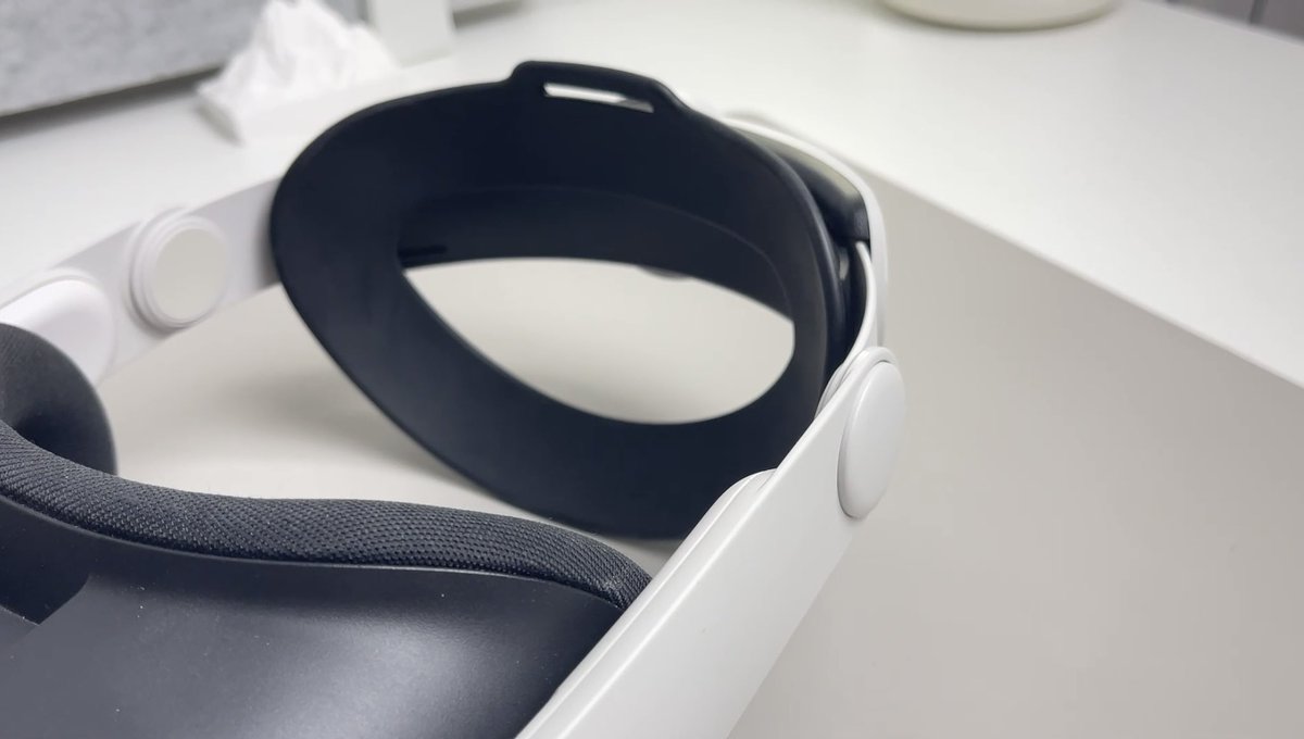 maeckervr's tweet photo. MaeckerVR Elite Head Strap spreads weight evenly. Fits kids &amp; adults, quick to adjust, even flips up for phone checks. Soft, sturdy, game-changing comfort!

Shop now🔗 https://t.co/cvnvKHKPLb

#maecker #maeckervr #metaquest #vrgaming #vrsetup https://t.co/bKHOX0NA8S