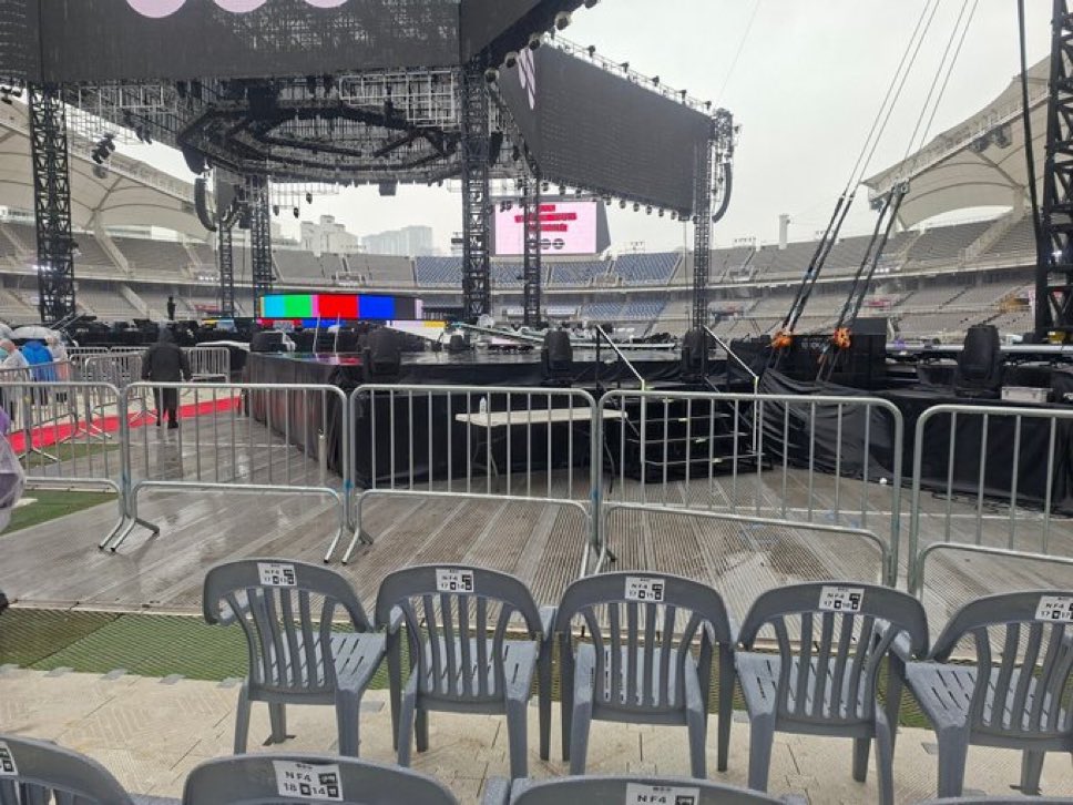 rafa⁷ ⊙⊝⊜ VAI VER O BTS tweet media