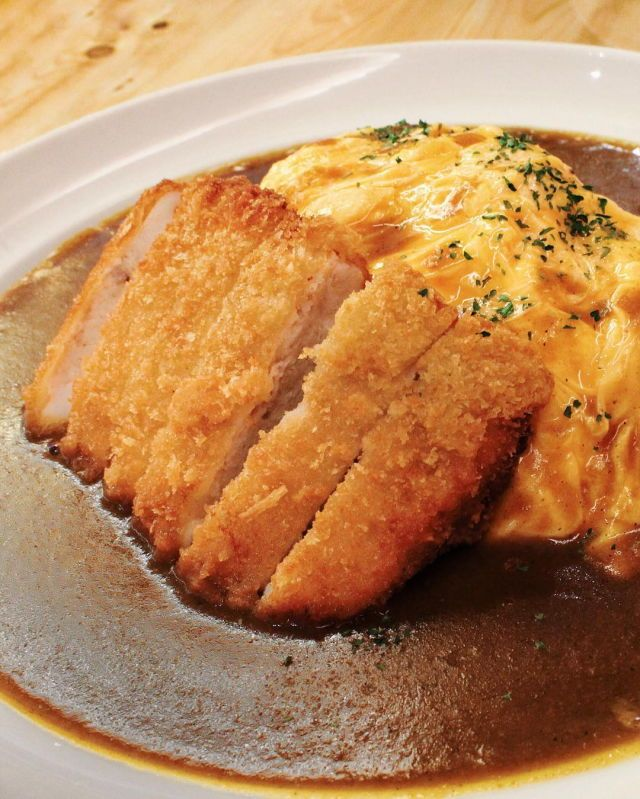 DeLee94's tweet photo. みんなは、ルーがかかってるカツカレーと、ルーがかかってないカツカレー、どっちが好き？

フォローして教えてくれたら嬉しいな！

#グルメ
#大食い女子
#料理好きな人とつながりたい
#いいねした人フォローする
#いいねした人全員フォローする
#フォロバ100
#相互フォロー https://t.co/Jwwy5xNACu
