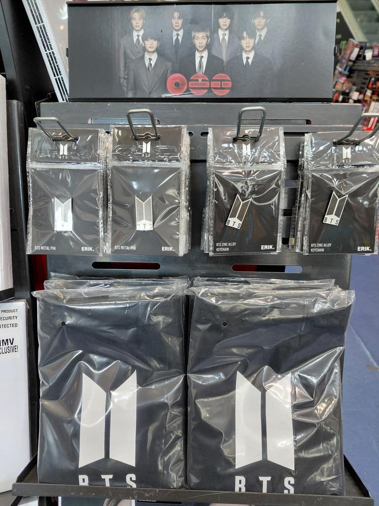 hmv Sheffield tweet media