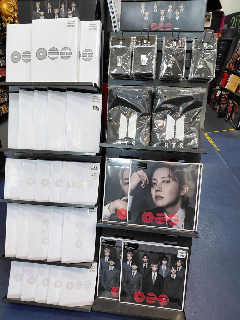 hmv Sheffield tweet media