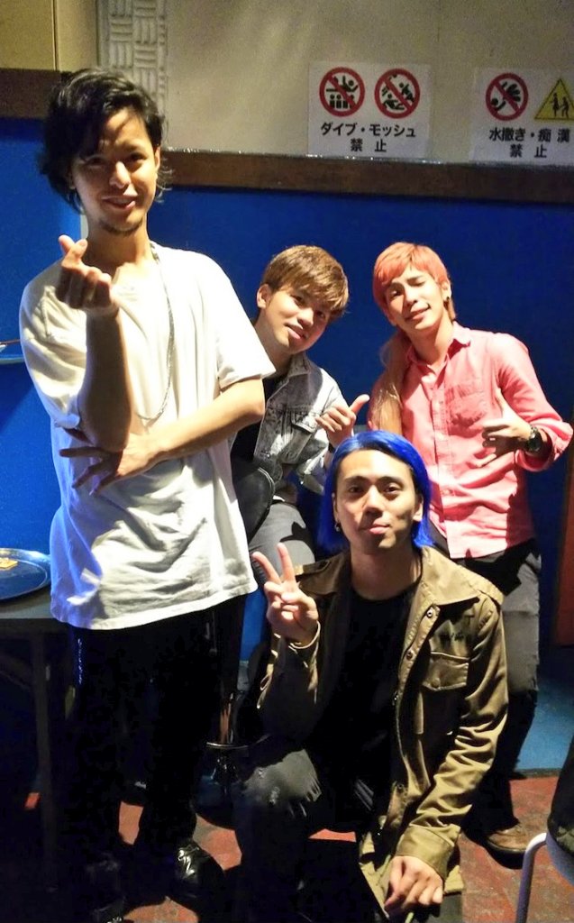yu1r1ng's tweet photo. そう言えば 初めて #デラデラ さんを見たのは #シベスカ のツアーを観に行ったヒューマンステージでした😆✨️
UFO(ピンクレディ)にテンション上がってめっちゃ踊ったな~😆✨️ https://t.co/Zt7ovYKPKm