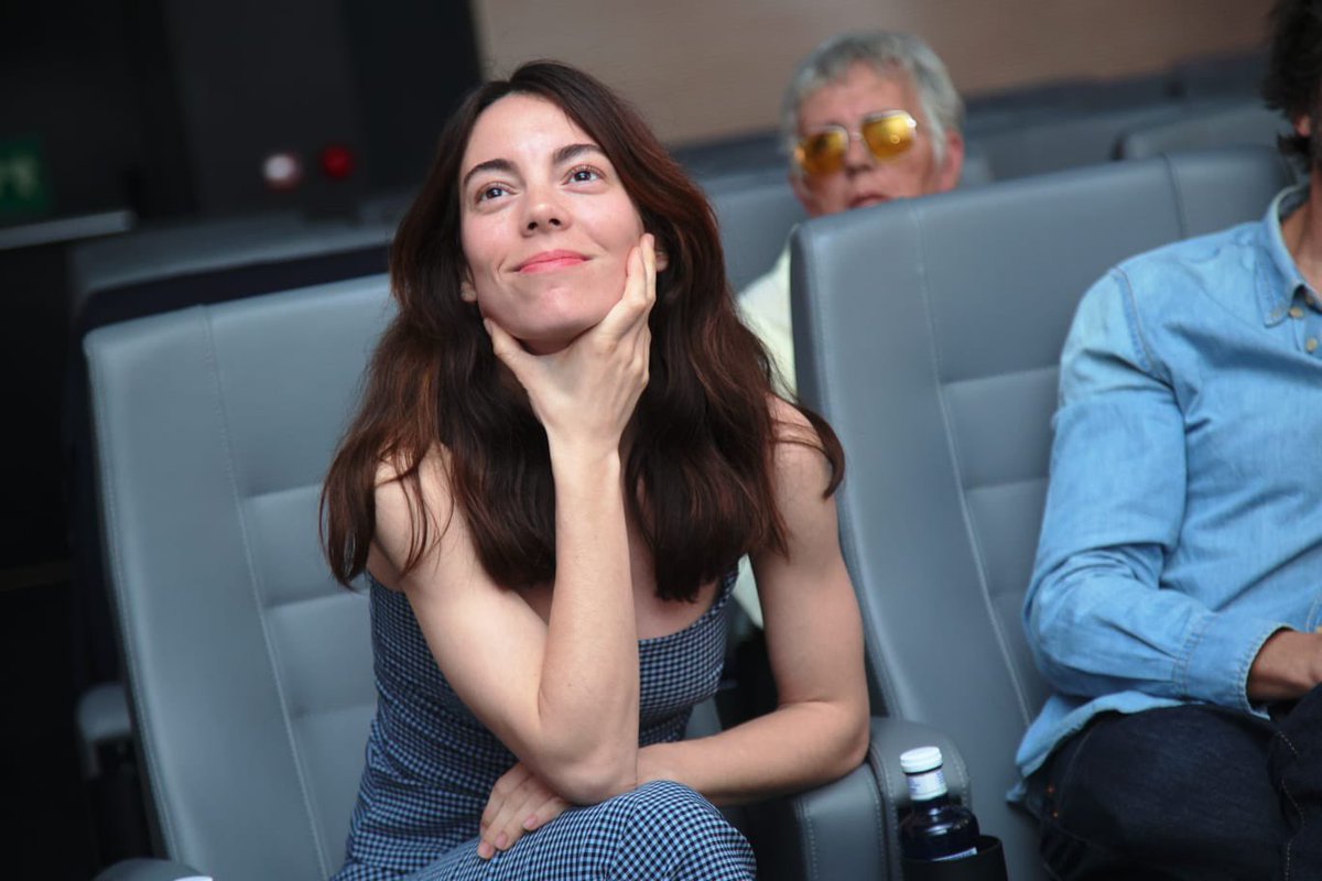 MovistarPlus's tweet image. Ya es oficial. El equipo de #ElSerQuerido pone rumbo a Cannes. ENHORABUENA.