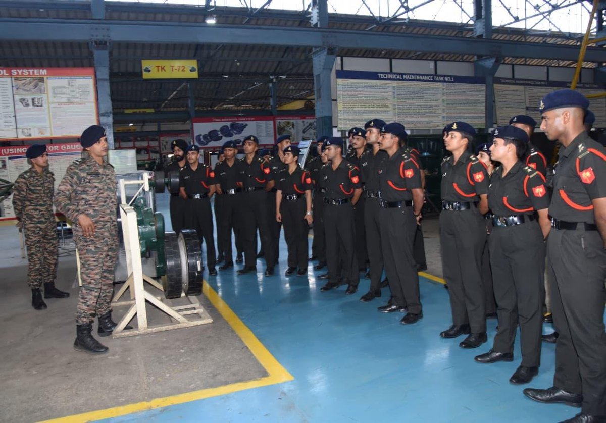 dprohyd's tweet image. 30 Young Officers #YOs undergoing Orientation Training at Army Ordnance Corps #AOC Centre, Secunderabad visited #MCEME, Secunderabad on 08 Apr 2026. The Officers were briefed on advanced training methodologies, key indigenisation initiatives &amp;amp; the latest strides made by MCEME in