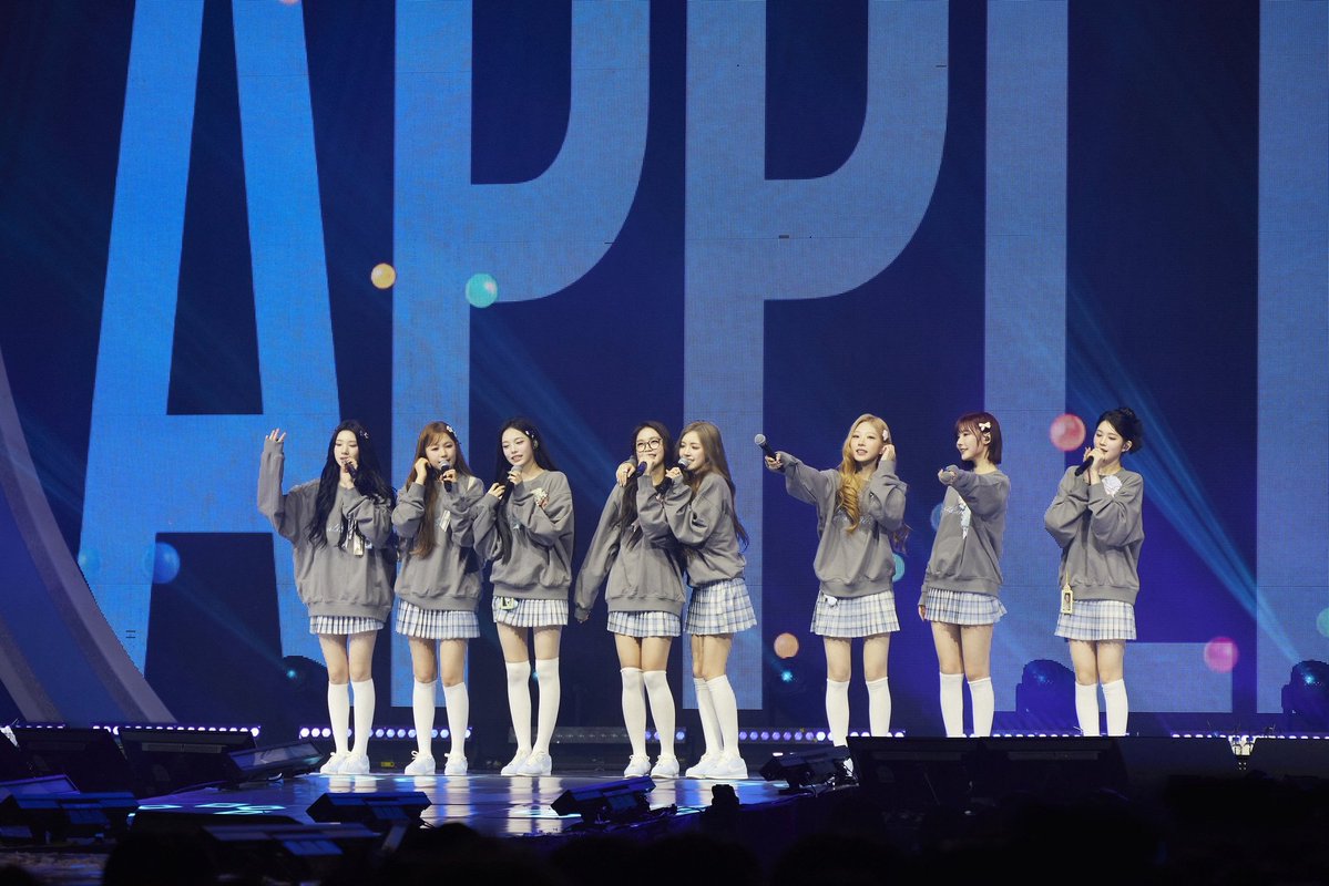 j👾✯ tweet media