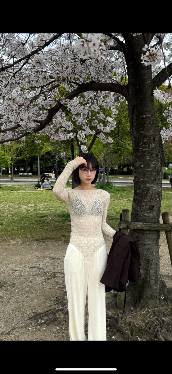 zippperrr's tweet photo. 最初AIかと思ったくらいドスケベな服
これはもうオシャレ通り越しちゃってる https://t.co/riuhw8Ud8x