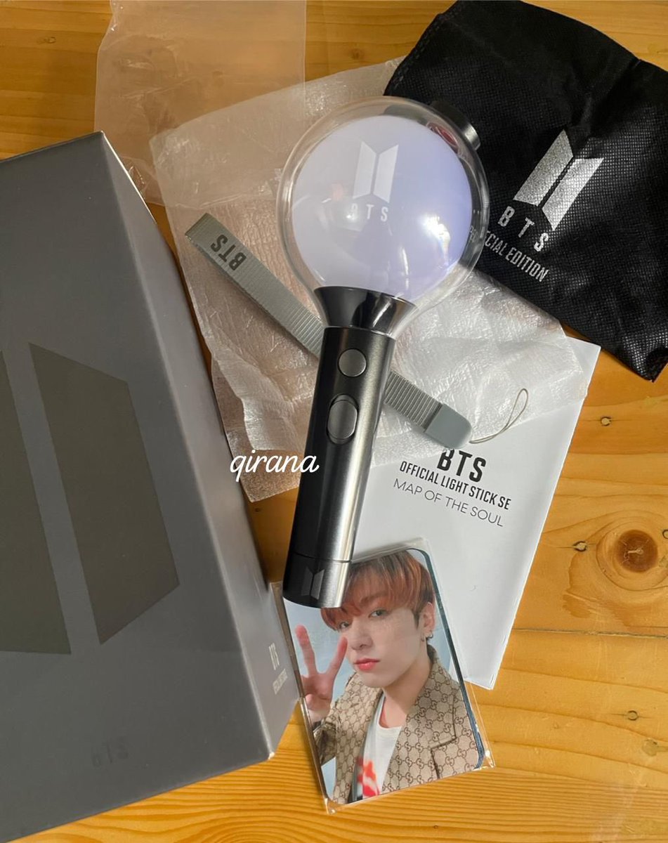 jungkthm's tweet photo. WTS BTS INA 🍊CO by shopee !
Armybomb Special Edition 
📦 Fullset box (lightstick, strap, photocard, scanqr, pouch), mulus gaada lecet!!
💵 500K 
📍 Kota Tangerang 
❌No cancel, refund, return after dealing
Accepting split payment to decrease comission fee https://t.co/OfHkuWRvtZ