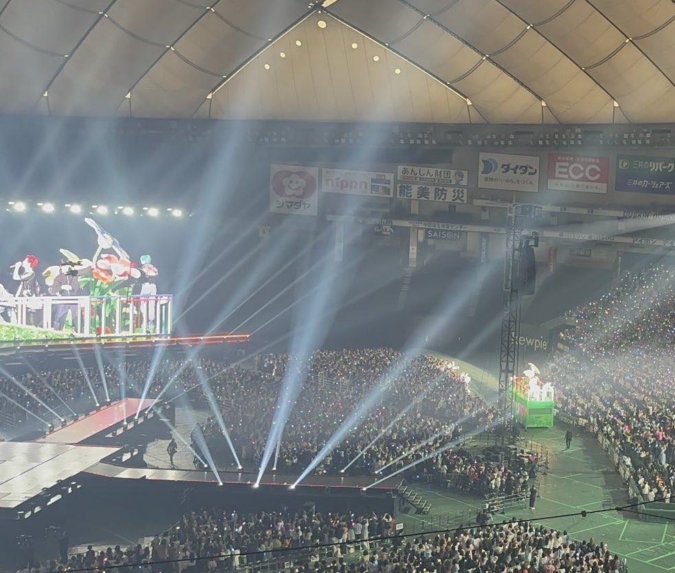 mkt_hello's tweet photo. 土日開催だったら多分メインステージ真横の座席も解放してと思うけど、平日でここまでパンパンに埋めたのは本当に凄いし、集まったJAMも凄いよ‼️
2025←     →2026
#JO1 #EIEN 
#JO1DER_SHOW_IN_TOKYO_DOME https://t.co/YrDUNgtKUm