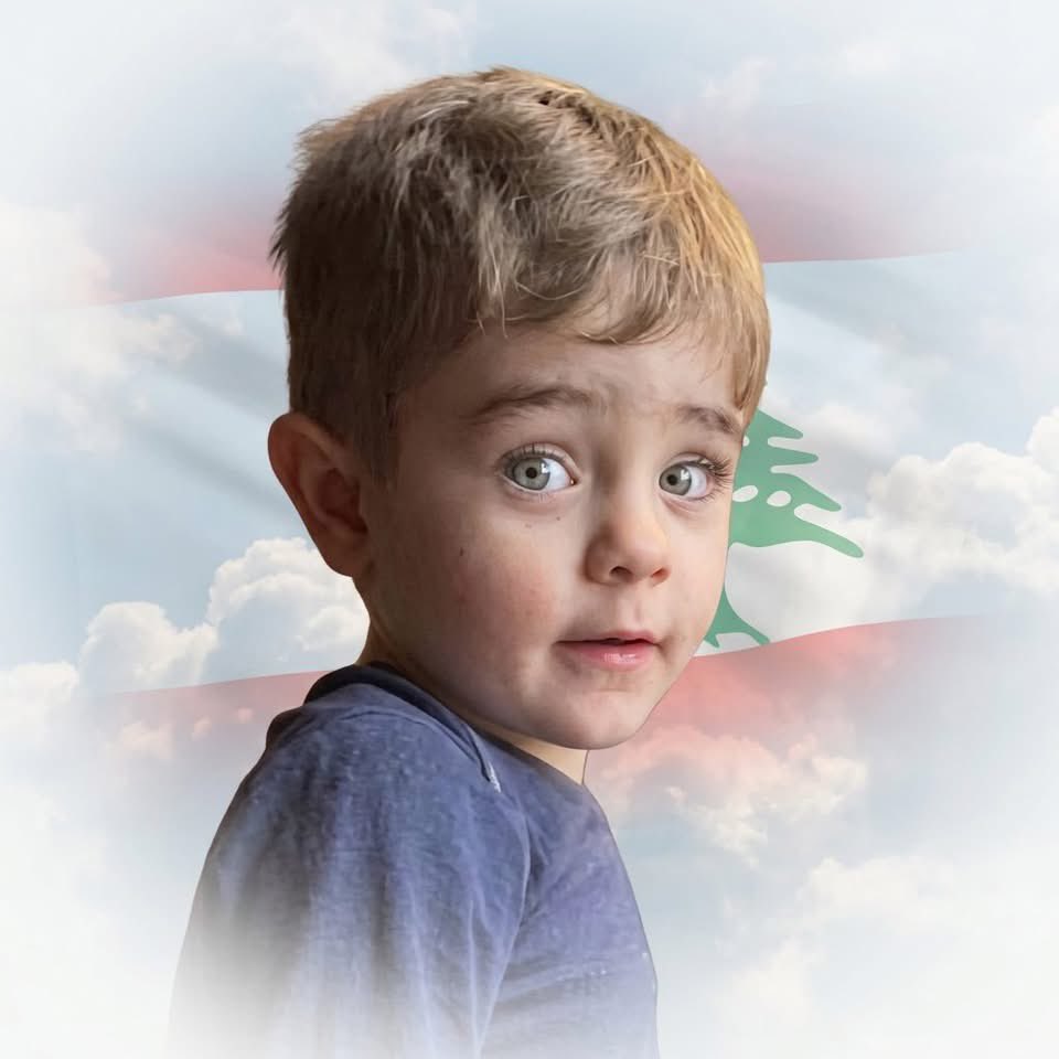 daoud00961's tweet photo. عيون اطفال الجنوب الجميلة،

ضحكاتهم، صناديق العابهم، حقائبهم المدرسية، احلامهم و خيالهم، لحظات رعبهم، اكفهم الصغيرة المتعلقة بثوب الامان على امهاتهم

ليسو خسائر جانبية، و لا يوجد دم اغلى و لا اقدس من دمهم.

و كل من يتعامل معهم بطائفية عنصري بغيض. 

وكل من يتجاوزهم ليسأل عن ماذا كان هدف الاسرائيلي، ليس سوى بوق صهيوني على مقدمة الميركافا.