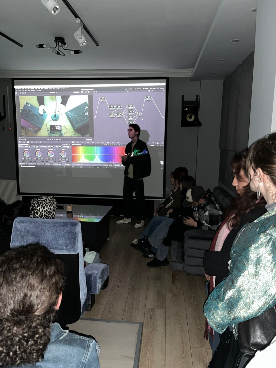 mattepost's tweet photo. Mimar Sinan Üniversitesi öğrencileri MattePost Post Production’ı ziyaret etti.

Online, Offline, VFX ve Color süreçlerini Uğur İçbak anlatımıyla ele aldık.

Yeni nesil sinemacılarla buluşmaya devam ediyoruz.

#MattePost #PostProduction #VFX https://t.co/21udfrv64R