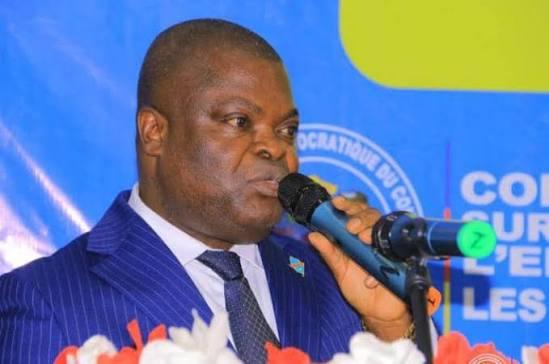 simeonisako13's tweet image. #RD | Le gouverneur de la province du Maniema, Moussa Kabwankubi Moïse, ainsi que le ministre provincial des Finances, Ali Kyamasa, convoqués en urgence à Kinshasa par la Cour des comptes.