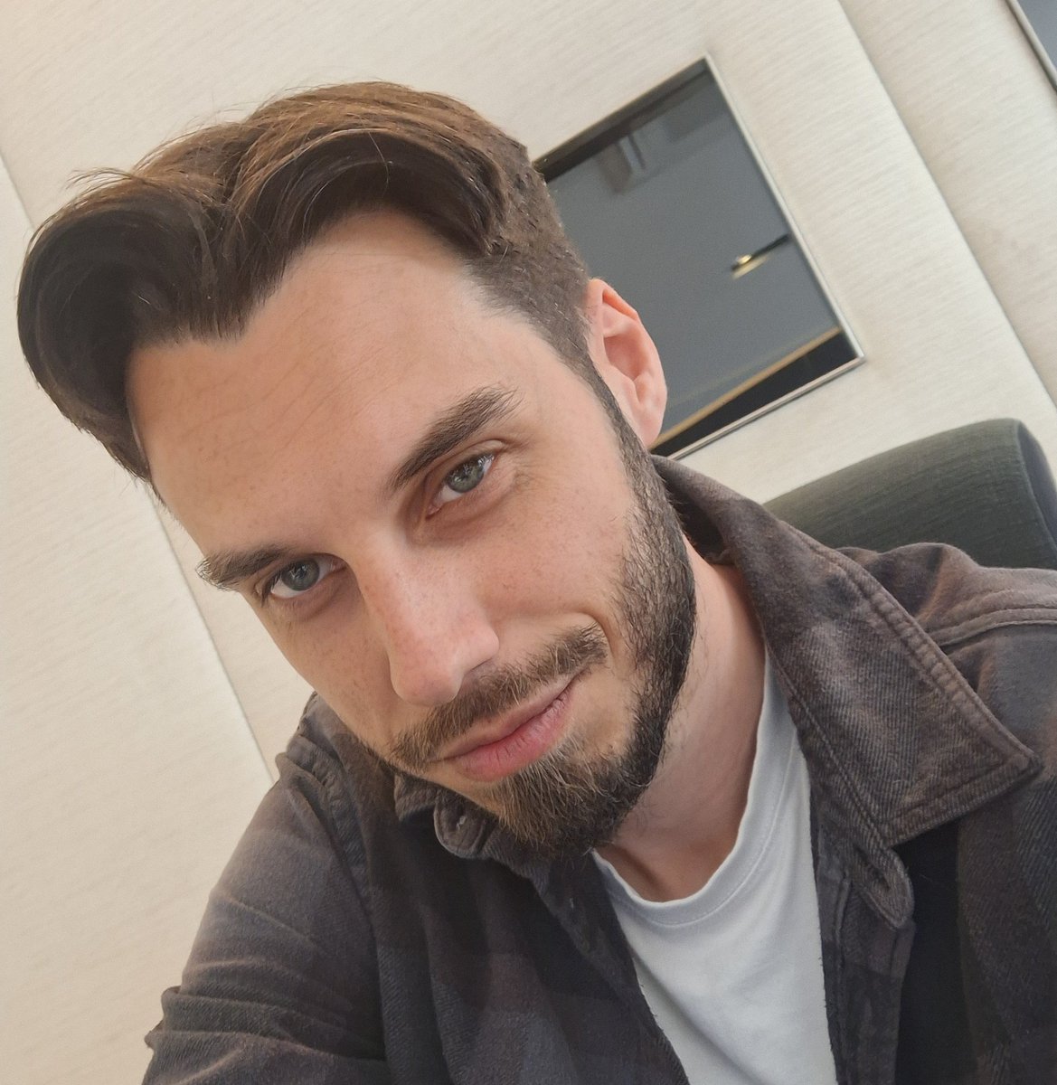 Manu tweet media