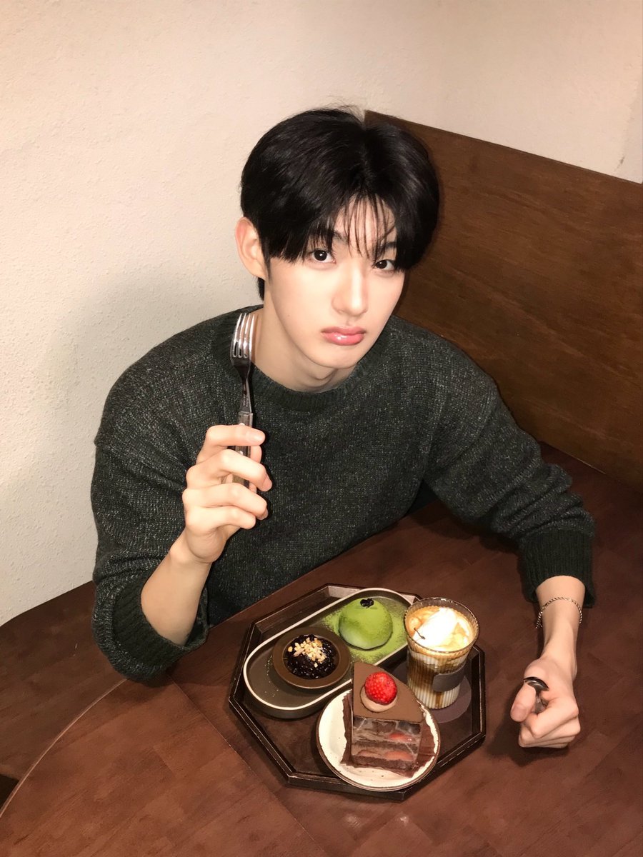 뇸..🍧 tweet media