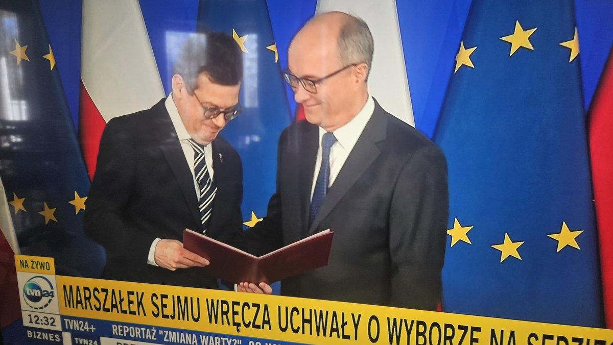 A mi Lepiej za Tuska🍓 ✌️ 🇵🇱 🇪🇺 tweet media